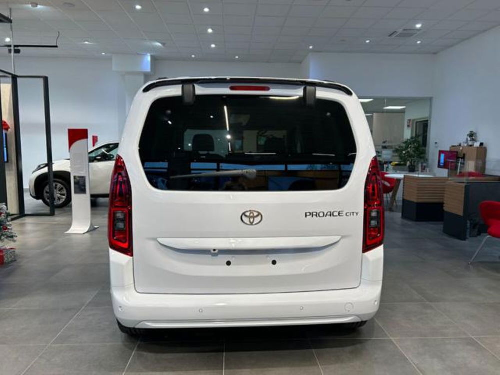 Toyota Proace City Verso nuova a Cuneo (4)