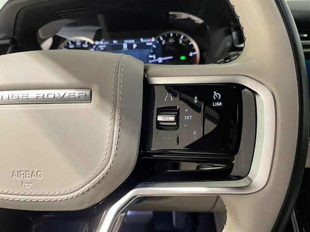 Land Rover Range Rover Velar usata a Ravenna (19)