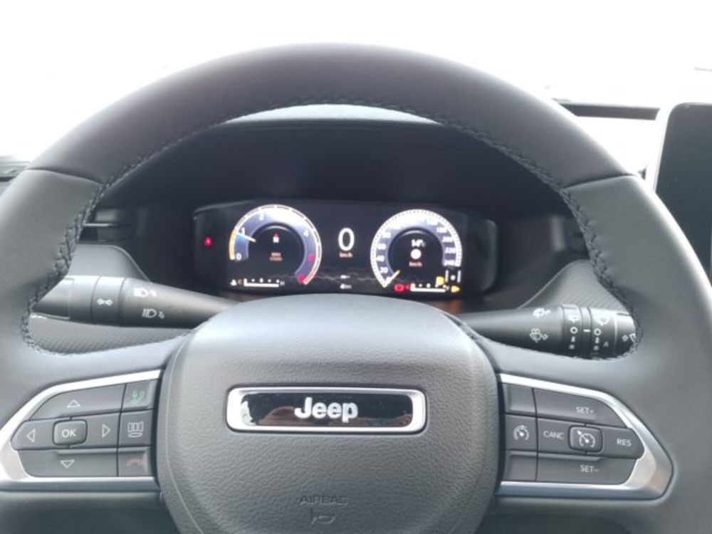 Jeep Compass nuova a Brescia (8)