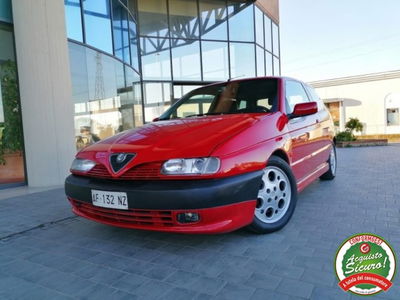 Alfa Romeo 145 2.0i 16V Twin Spark cat Quadrifoglio  del 1996 usata a Castelfranco di Sotto