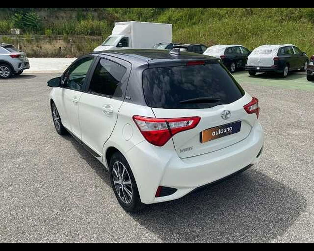 Toyota Yaris usata a Napoli (7)