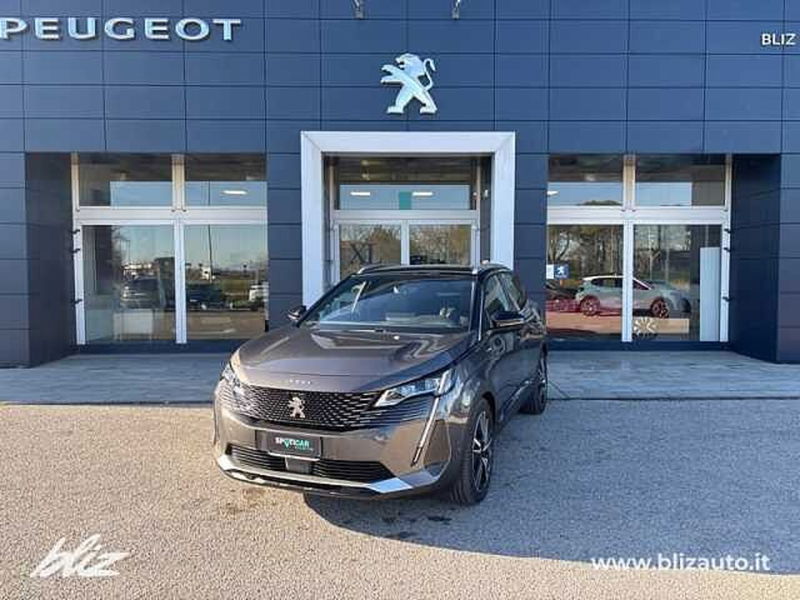 Peugeot 3008 Hybrid 225 e-EAT8 GT Pack  del 2021 usata a Bordano