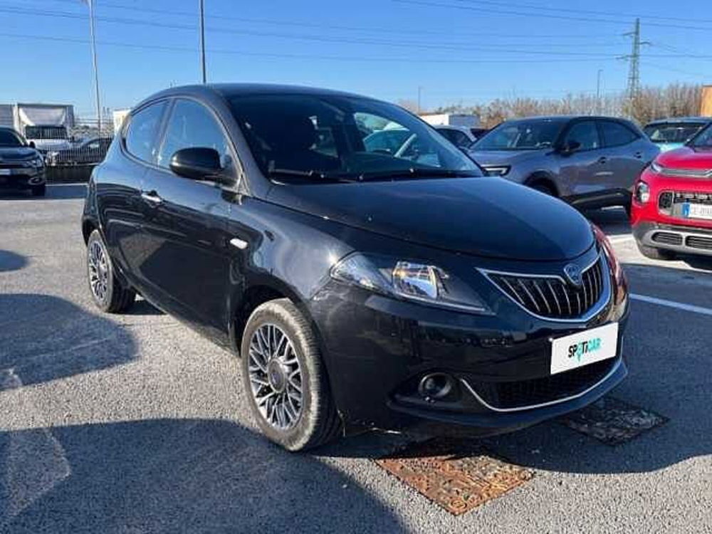 Lancia Ypsilon usata a Ravenna (3)