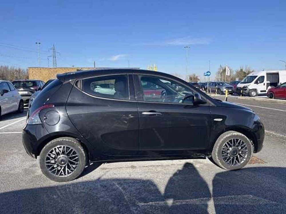 Lancia Ypsilon usata a Ravenna (4)