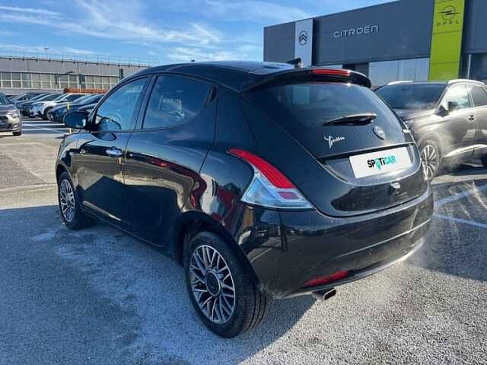 Lancia Ypsilon usata a Ravenna (6)