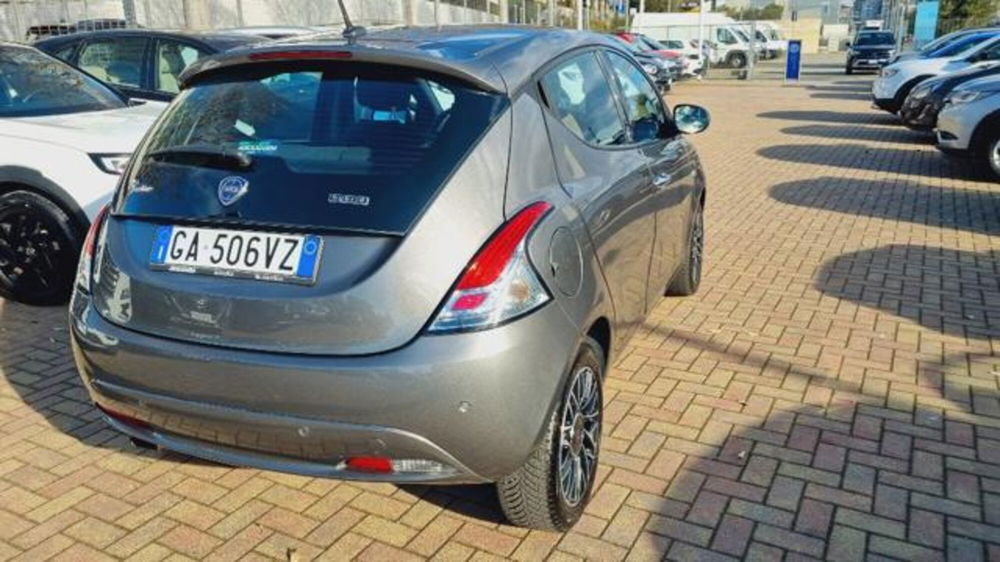 Lancia Ypsilon usata a Savona (19)