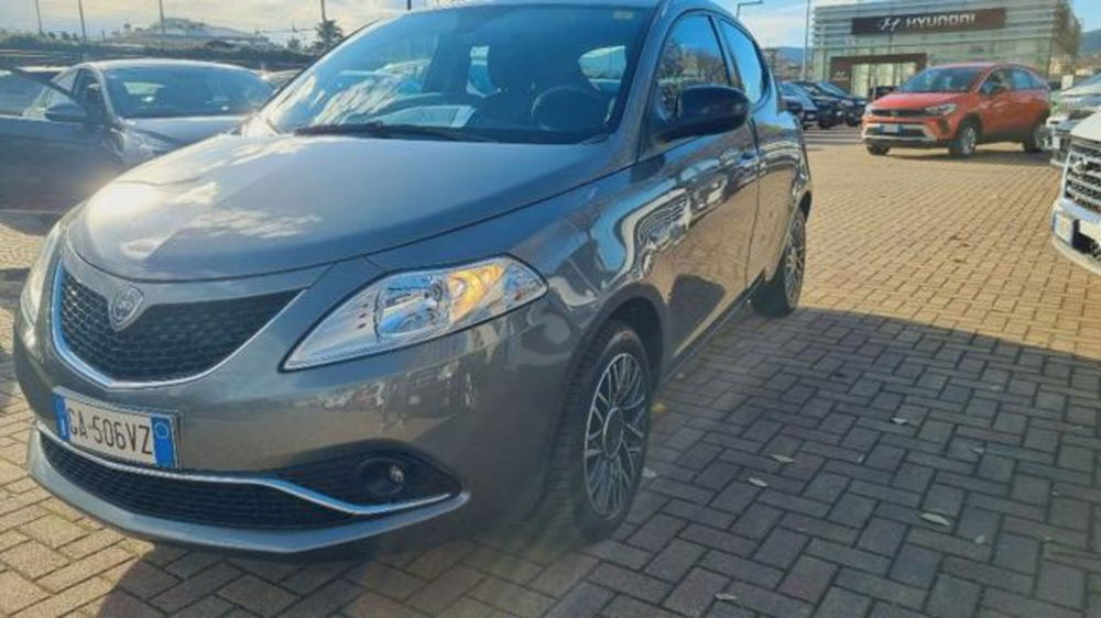 Lancia Ypsilon usata a Savona (2)