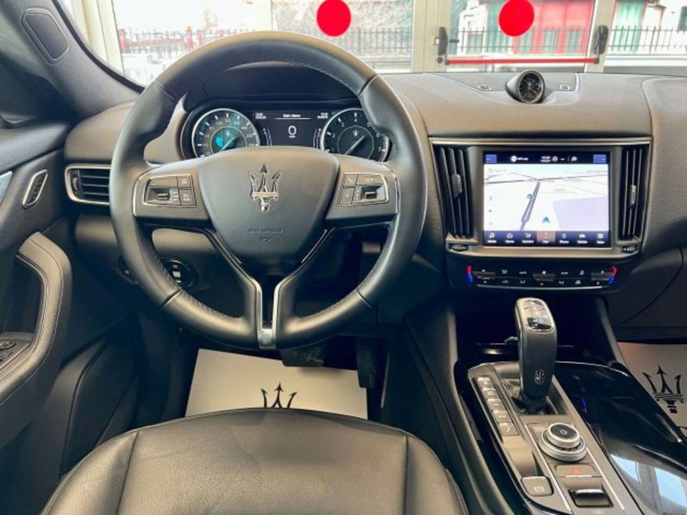 Maserati Levante usata a Torino (14)