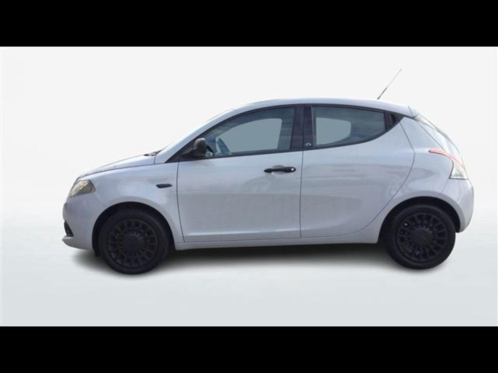 Lancia Ypsilon usata a Parma (3)