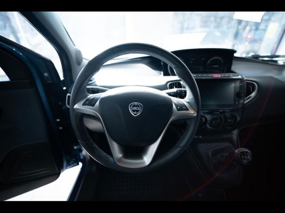 Lancia Ypsilon usata a Torino (10)