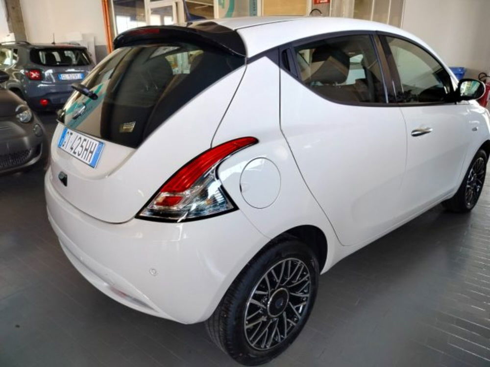 Lancia Ypsilon usata a Forlì-Cesena (11)