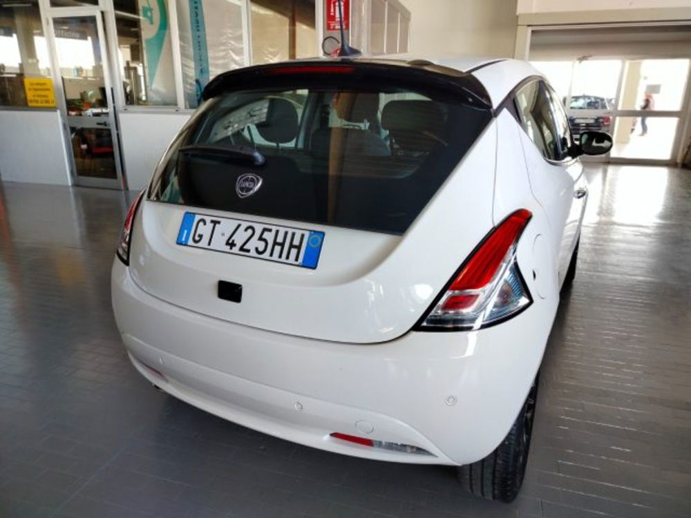 Lancia Ypsilon usata a Forlì-Cesena (13)