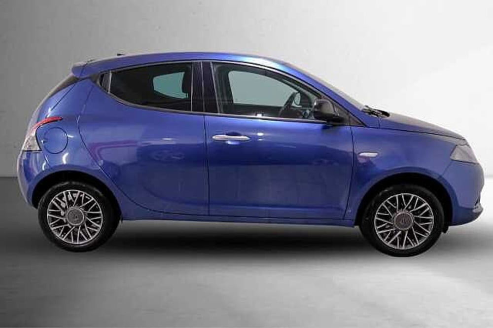 Lancia Ypsilon usata a Catanzaro (3)