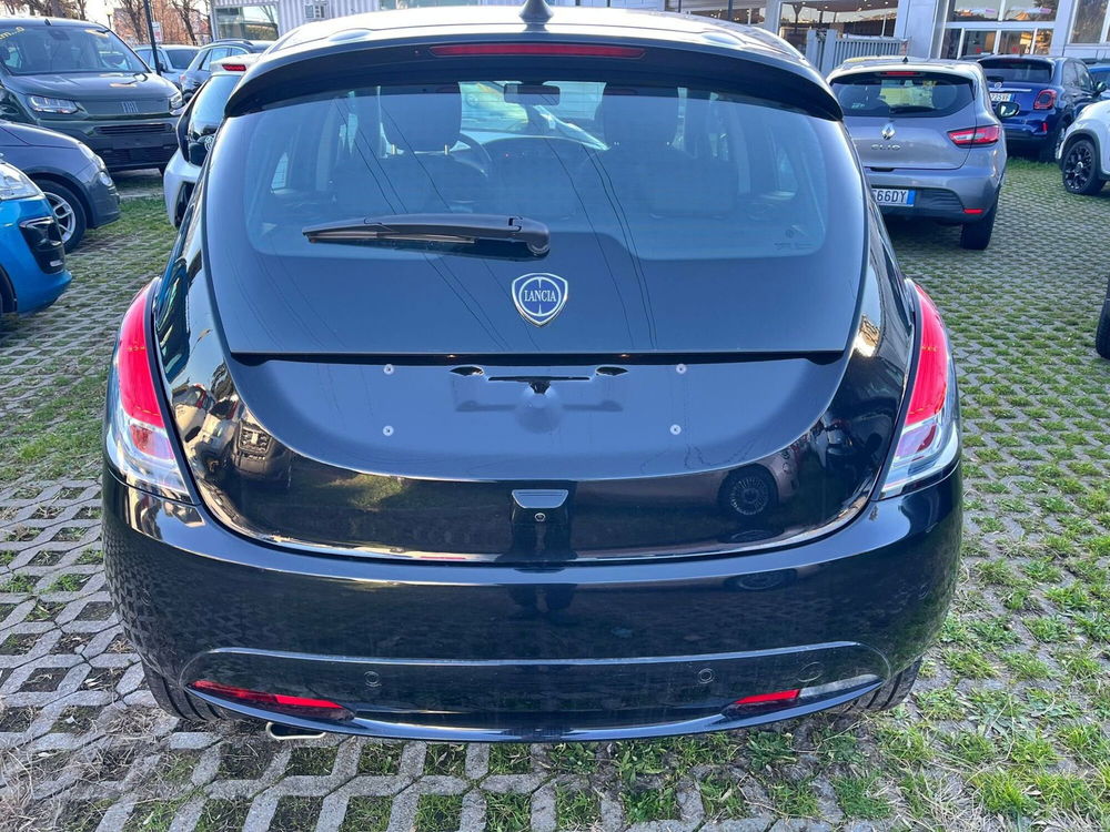 Lancia Ypsilon nuova a Milano (6)