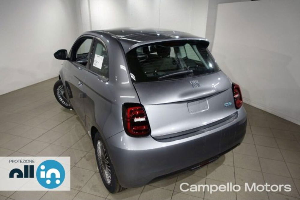 Fiat 500e nuova a Venezia (3)