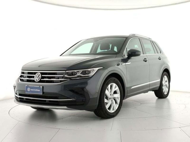 Volkswagen Tiguan Allspace 2.0 tdi Elegance 150cv dsg del 2021 usata a Matera