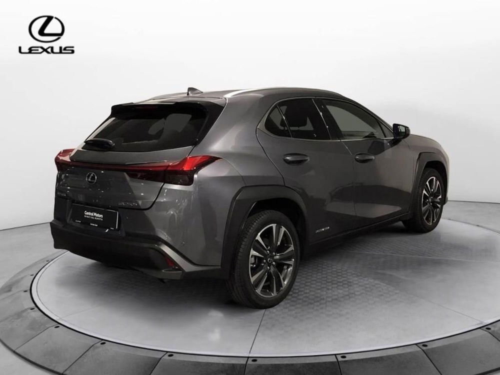 Lexus UX usata a Torino (4)