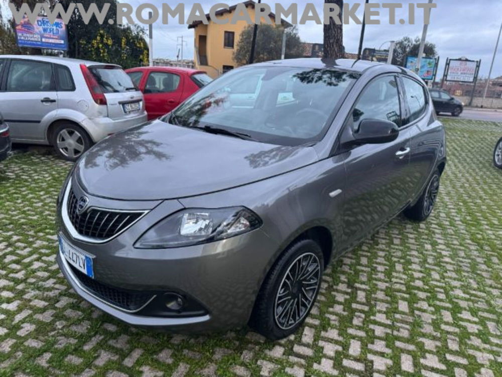 Lancia Ypsilon usata a Roma (12)