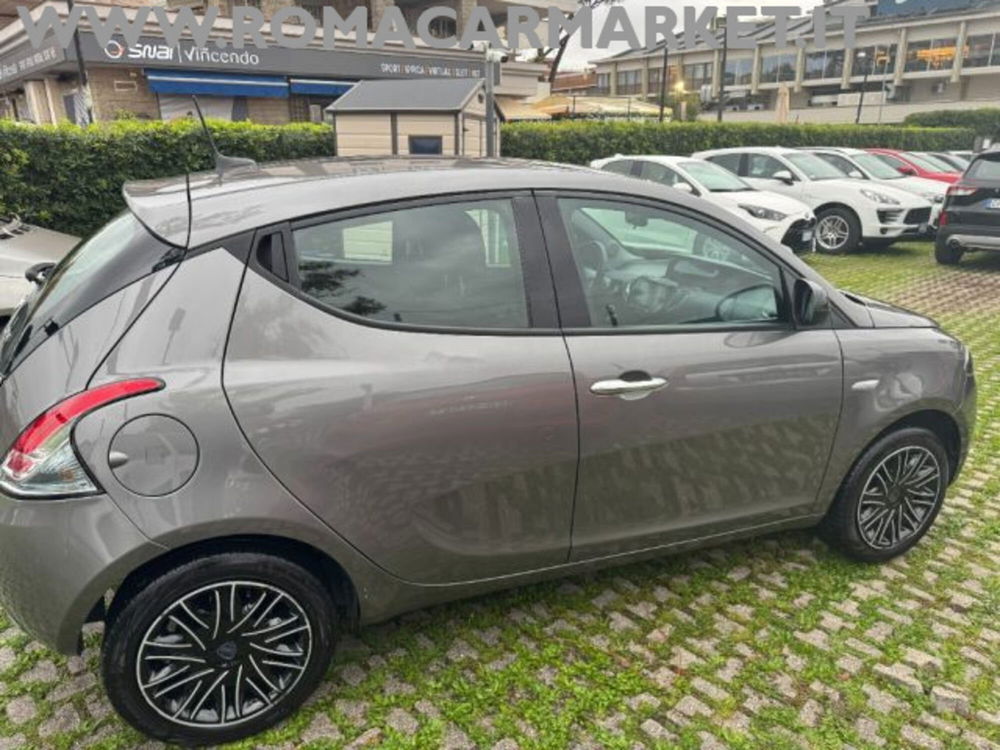 Lancia Ypsilon usata a Roma (3)