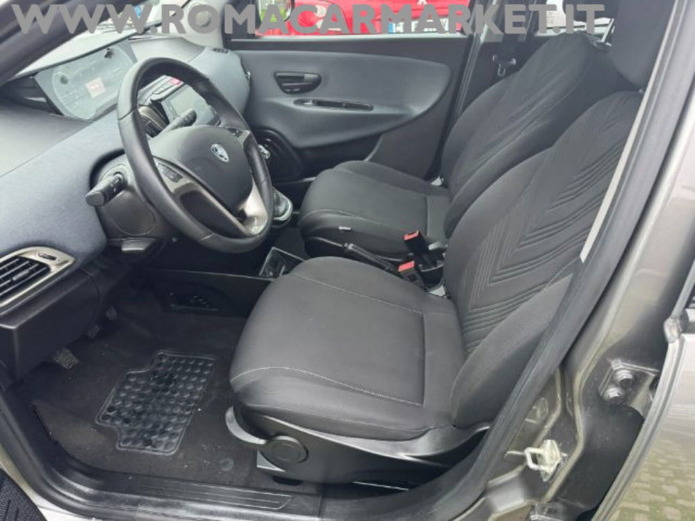 Lancia Ypsilon usata a Roma (7)