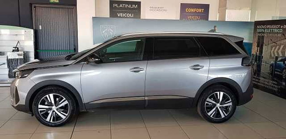 Peugeot 5008 usata a Pordenone (7)