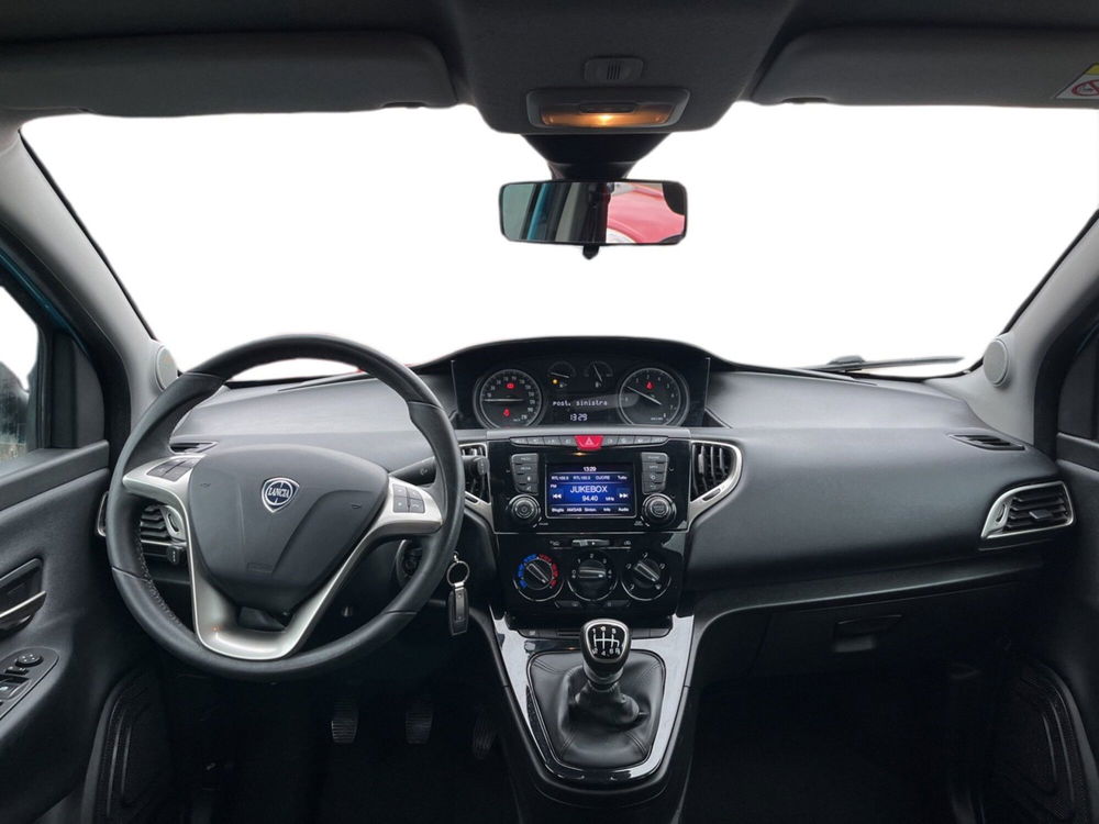 Lancia Ypsilon usata a Torino (12)