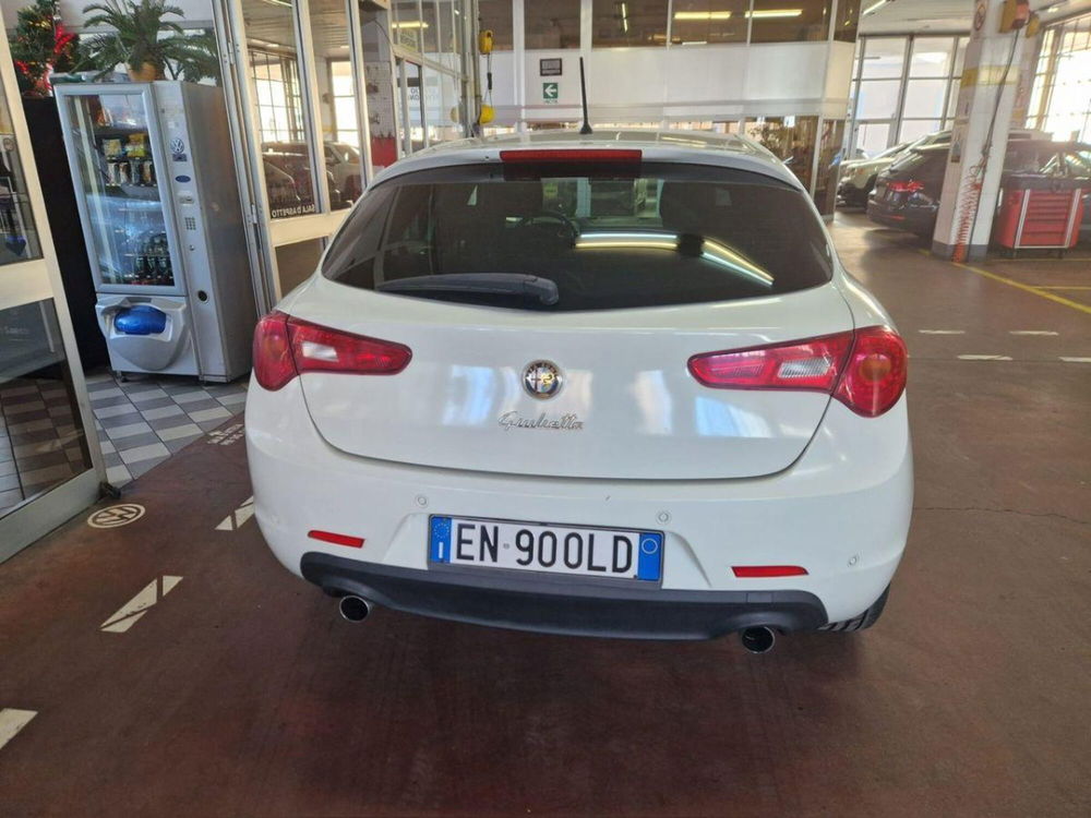 Alfa Romeo Giulietta usata a Cuneo (5)