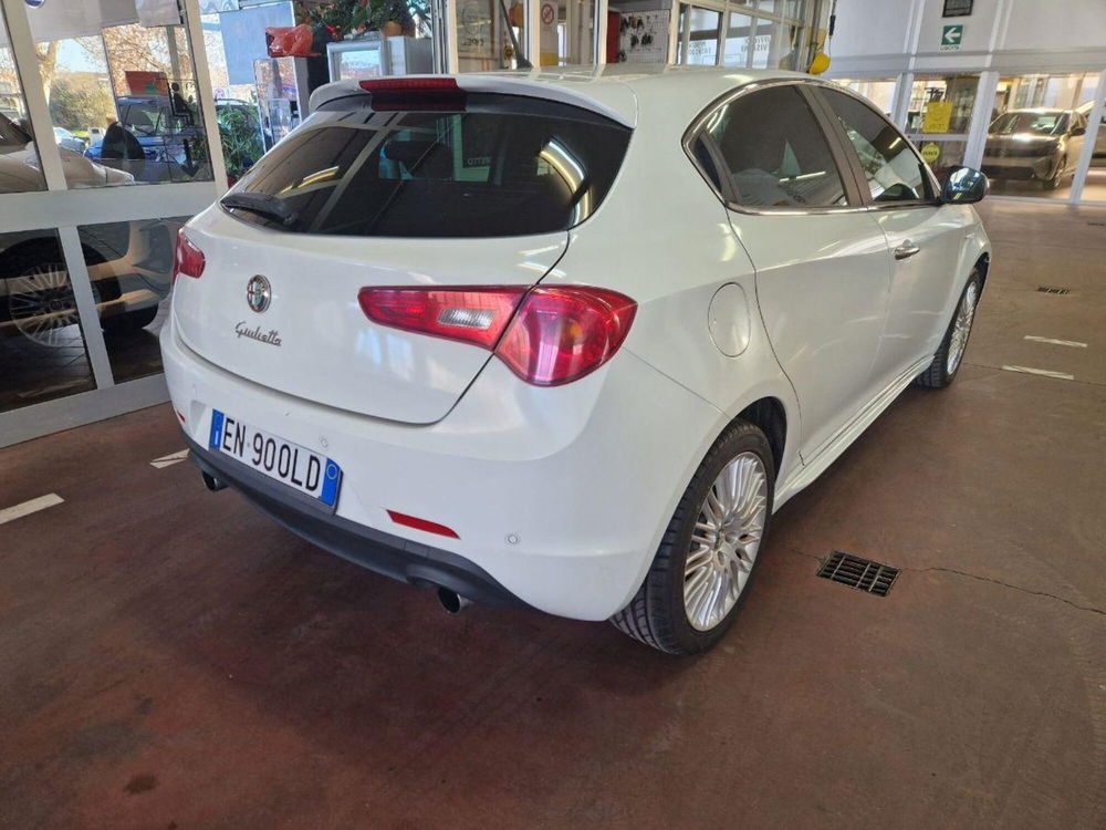 Alfa Romeo Giulietta usata a Cuneo (6)