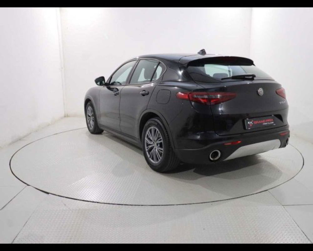 Alfa Romeo Stelvio usata a Bologna (4)