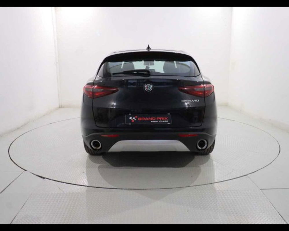 Alfa Romeo Stelvio usata a Bologna (5)