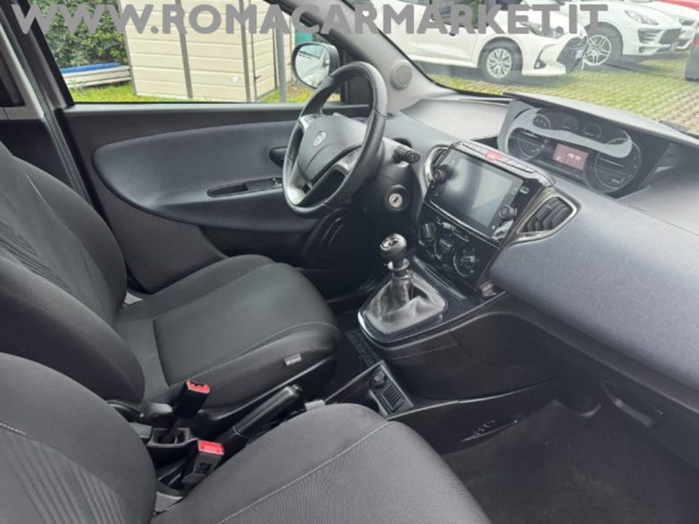 Lancia Ypsilon usata a Roma (4)