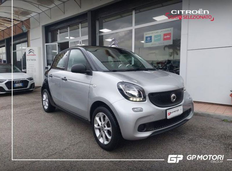 smart forfour forfour 70 1.0 Youngster  del 2016 usata a Vitulazio