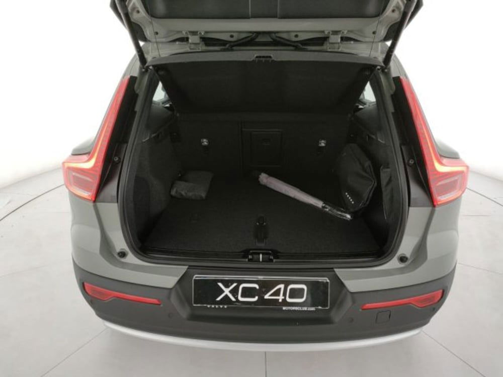 Volvo XC40 nuova a Modena (12)