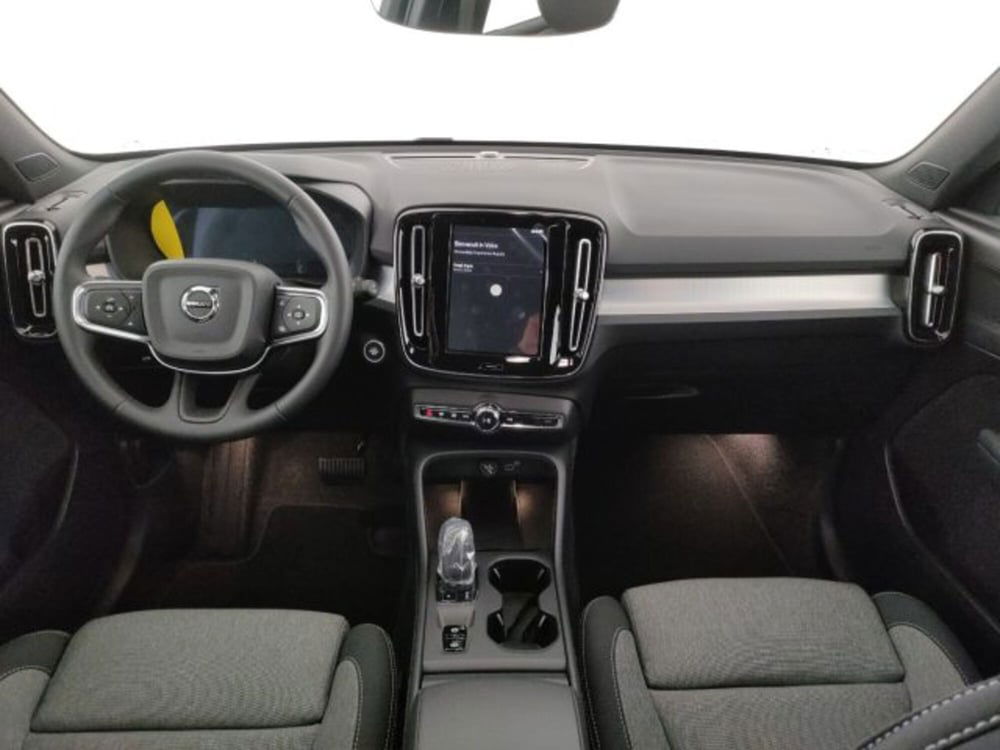 Volvo XC40 nuova a Modena (17)