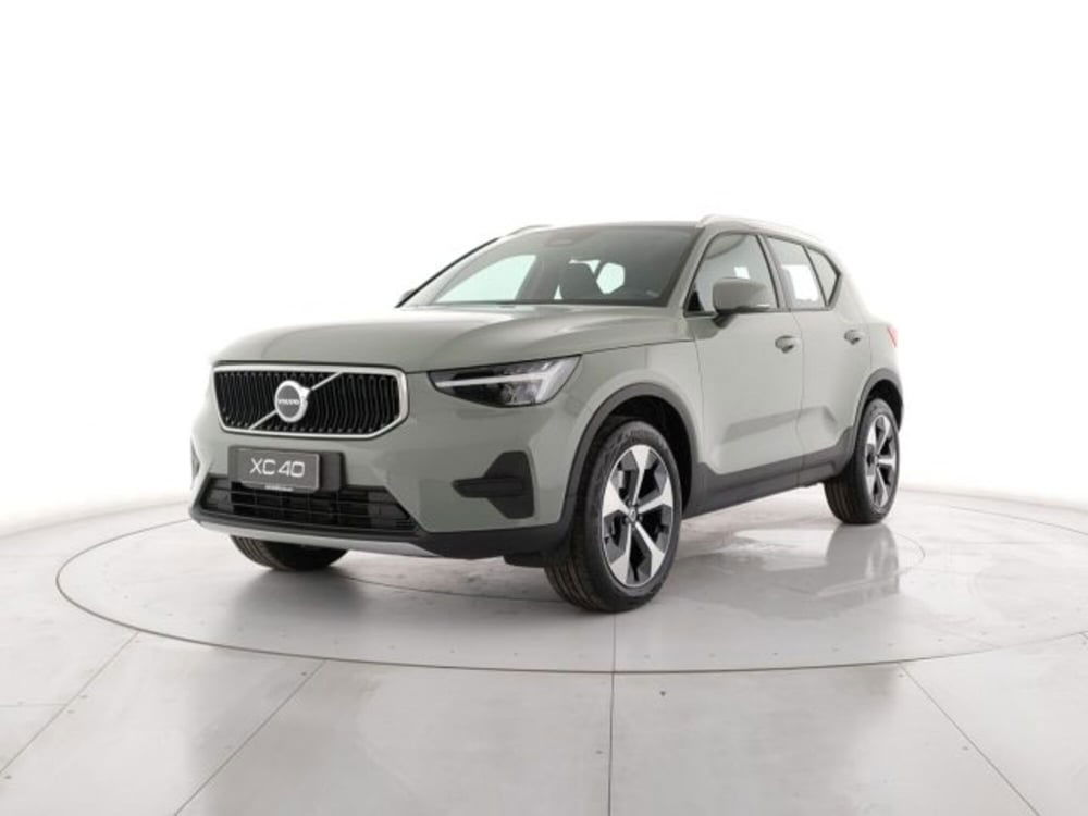 Volvo XC40 nuova a Modena (2)