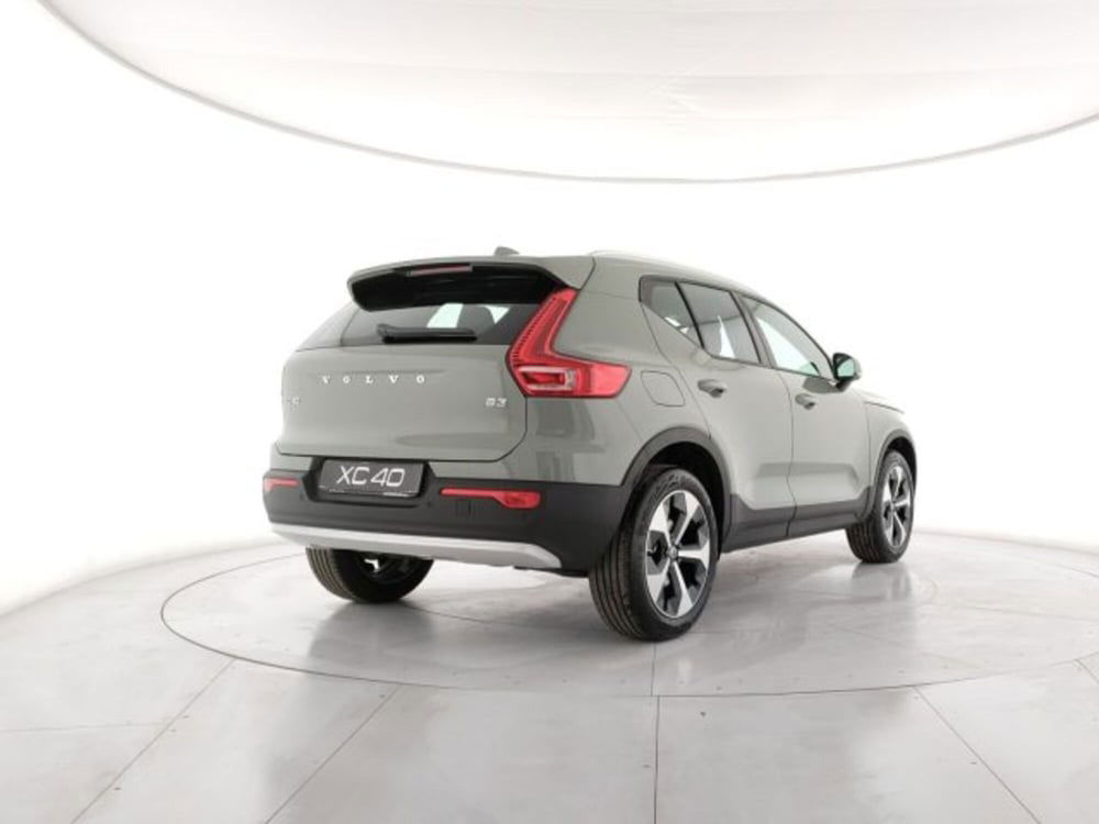 Volvo XC40 nuova a Modena (5)