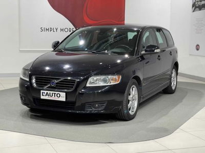 Volvo V50 2.0 D cat Powershift Momentum del 2010 usata a Caspoggio