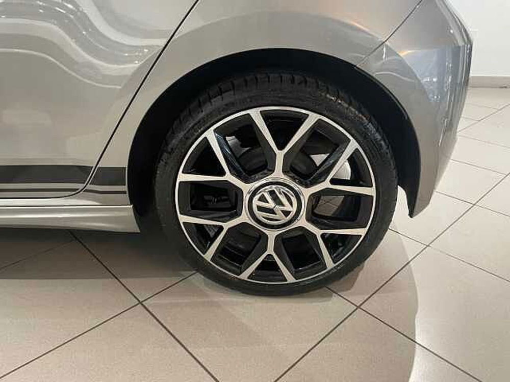 Volkswagen up! usata a Genova (15)