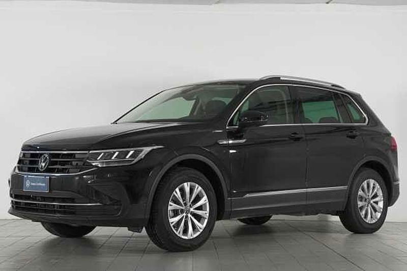 Volkswagen Tiguan 2.0 tdi Life 150cv dsg del 2023 usata a Barni