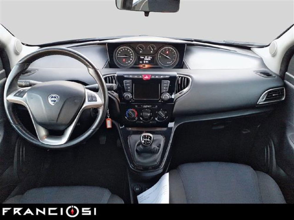 Lancia Ypsilon usata a Modena (5)