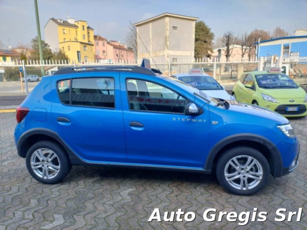 Dacia Sandero usata a Milano (6)