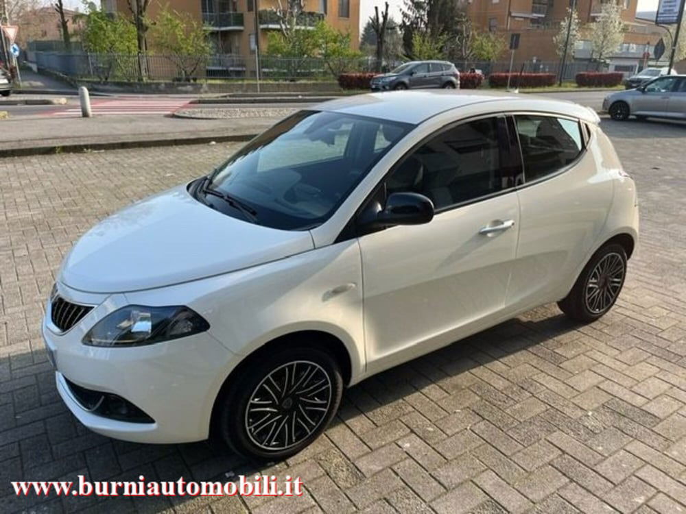 Lancia Ypsilon usata a Milano (2)