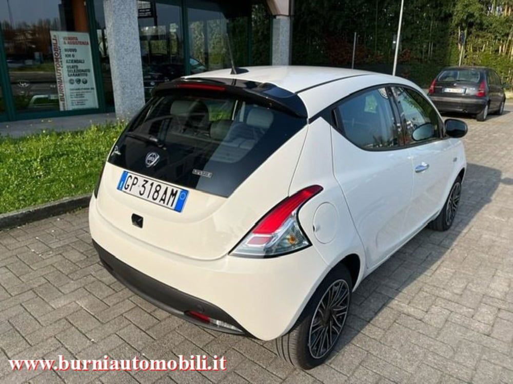 Lancia Ypsilon usata a Milano (4)