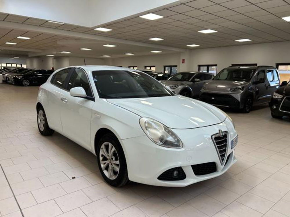 Alfa Romeo Giulietta usata a Cuneo (5)