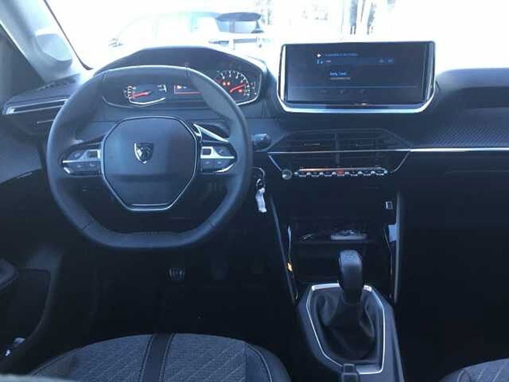 Peugeot 208 nuova a Varese (11)