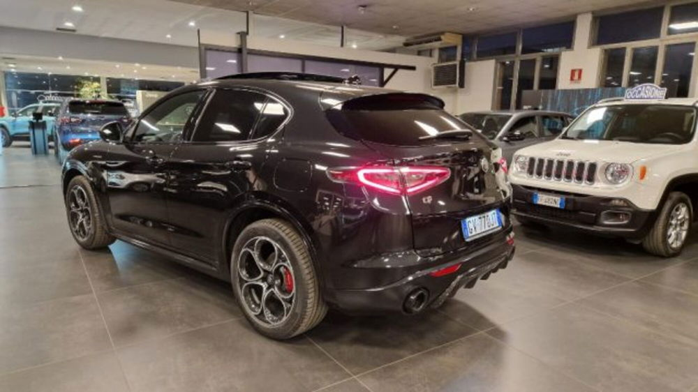 Alfa Romeo Stelvio nuova a Modena (5)