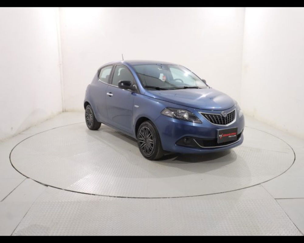 Lancia Ypsilon usata a Bologna (8)