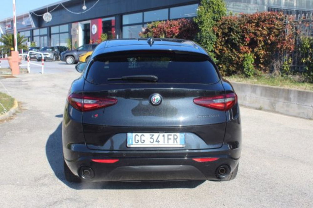 Alfa Romeo Stelvio usata a Roma (4)