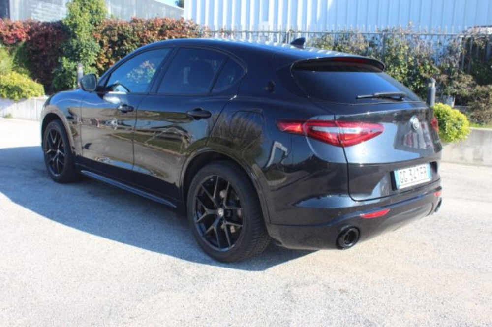 Alfa Romeo Stelvio usata a Roma (5)