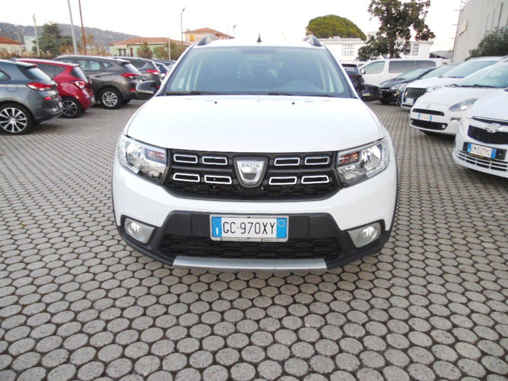 Dacia Logan usata a La Spezia (2)